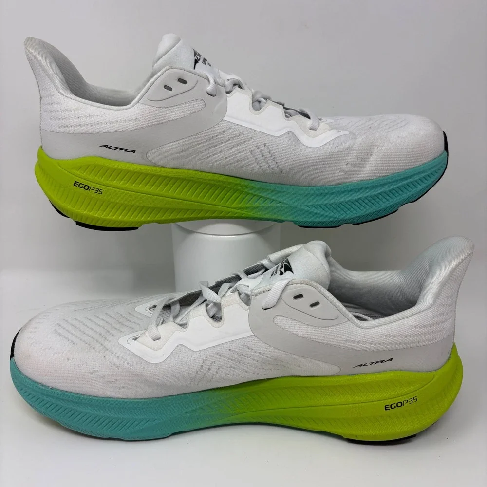 Altra Experience Flow 2 Mens Size 9.5 White Running Shoes (AL0A85RE102)